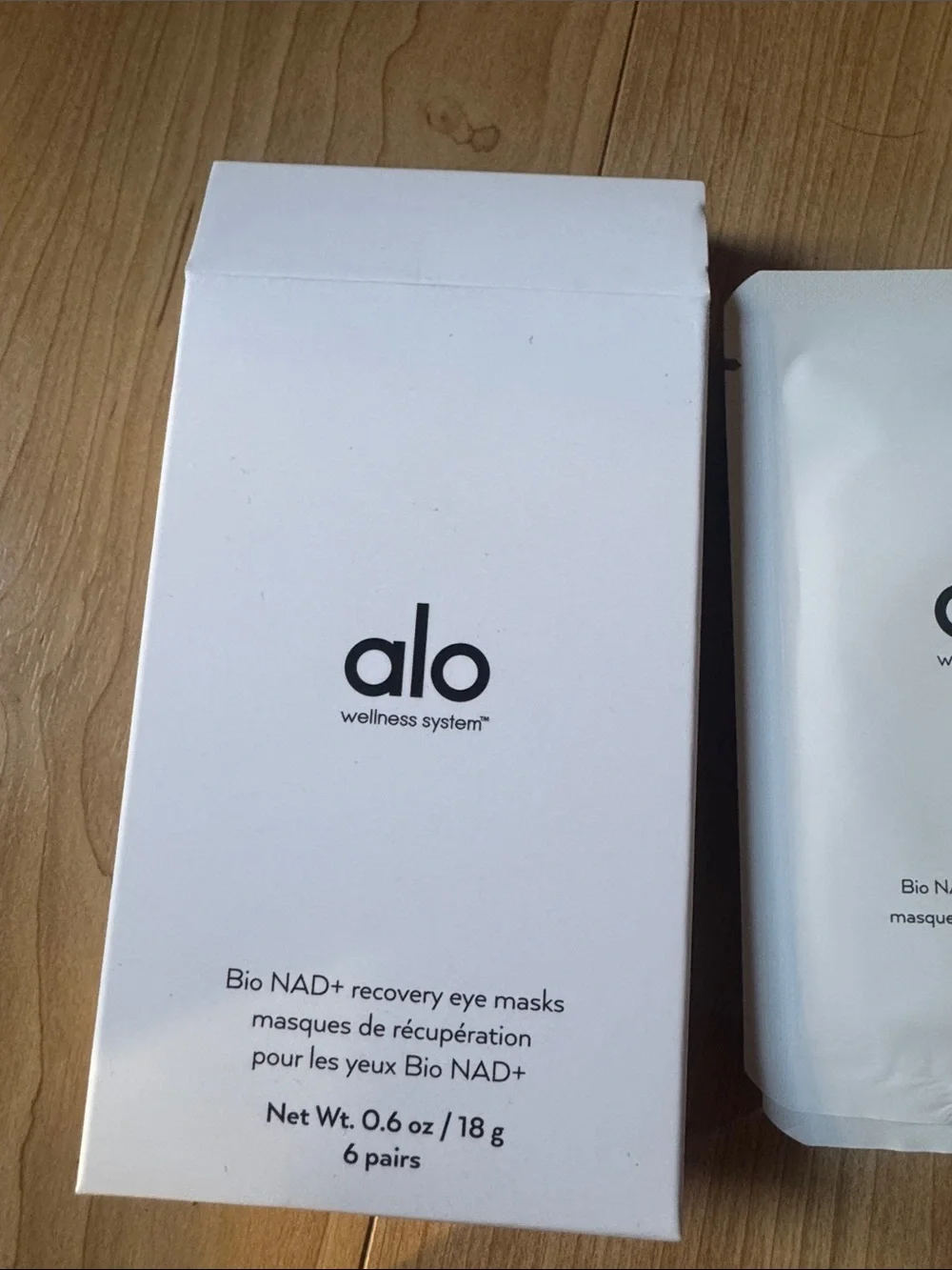 ALO Yoga Bio NAD+ Recovery Eye Masks
